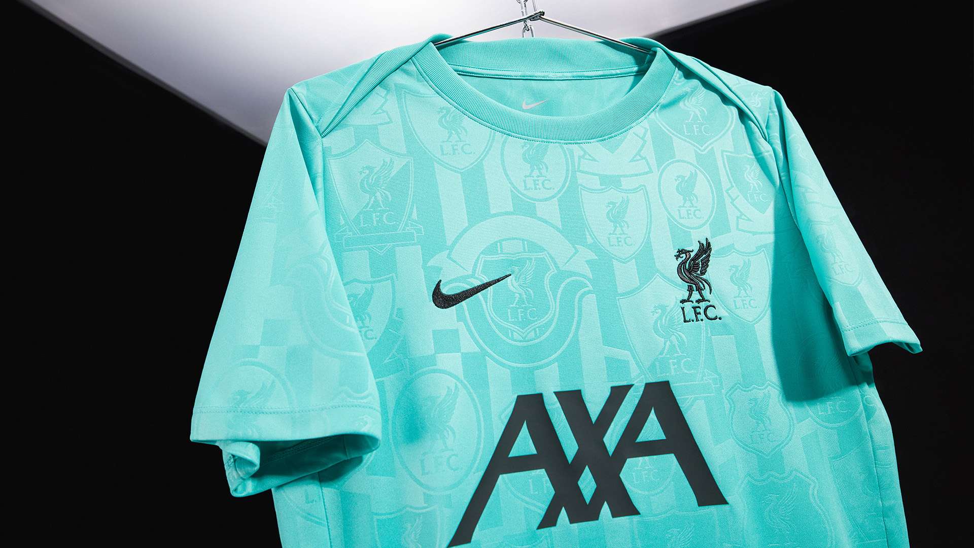 认识令人惊叹的DAZN主持人Eleonora Incardona，他被誉为“下一个Diletta Leotta”，并与足球运动员约会.